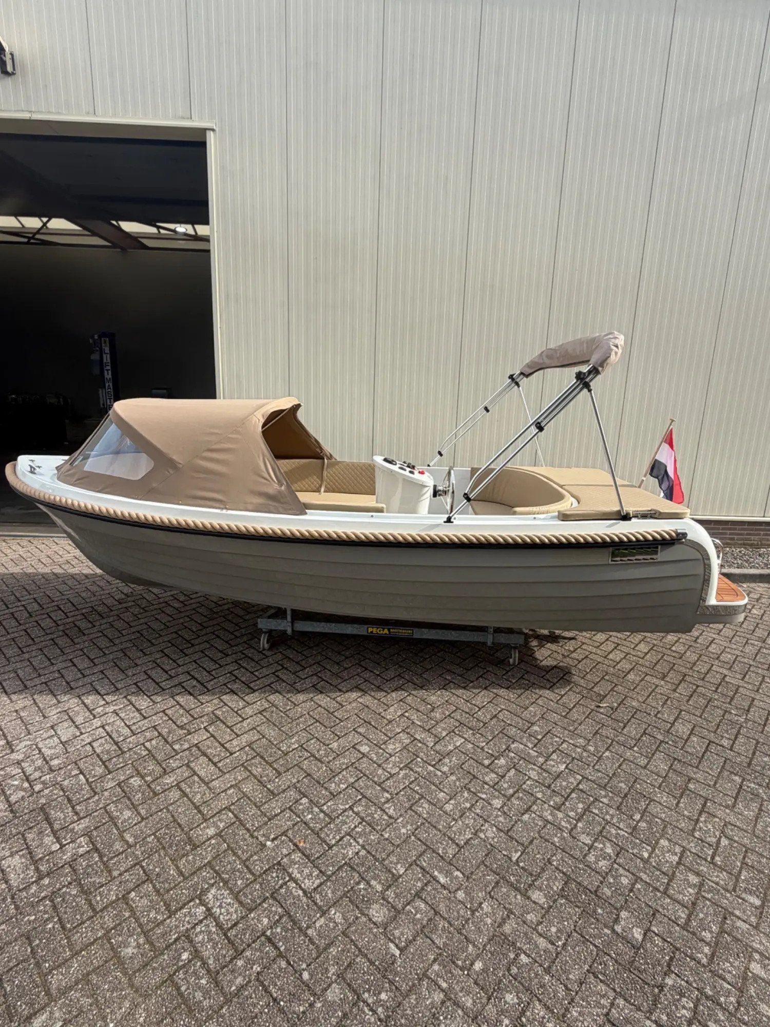 Foto 2 van Maassloep 570 Honda 20pk nieuw luxe opties