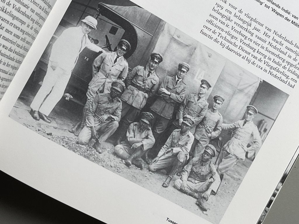 luchtvaart / KLu 75 vlucht door de tijd (1988), Ophalen of Verzenden, Zo goed als nieuw, Boek of Tijdschrift