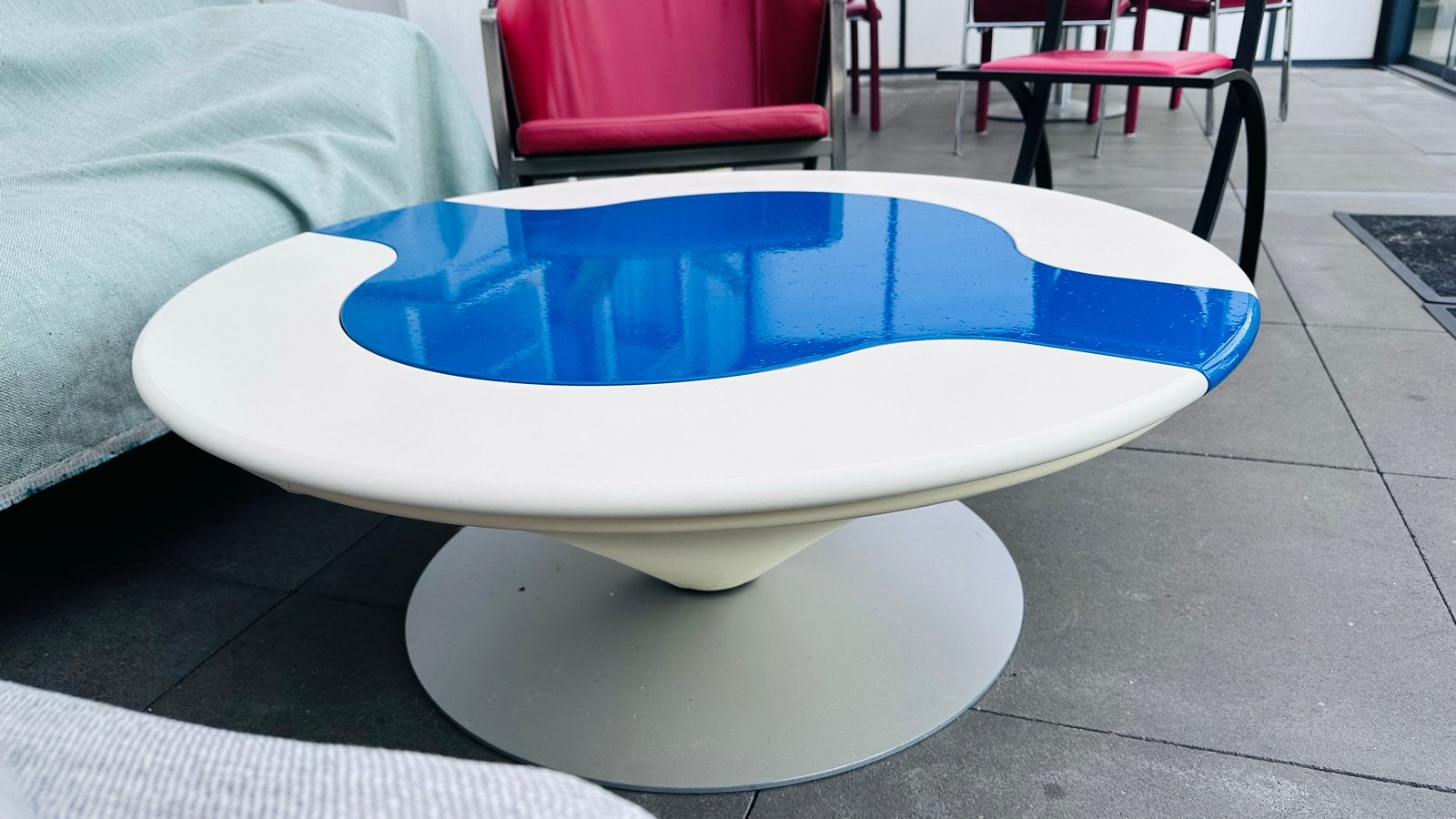 Zeldzame Leolux Salontafel, Huis en Inrichting, Ophalen, Kunststof, Rond, Zo goed als nieuw