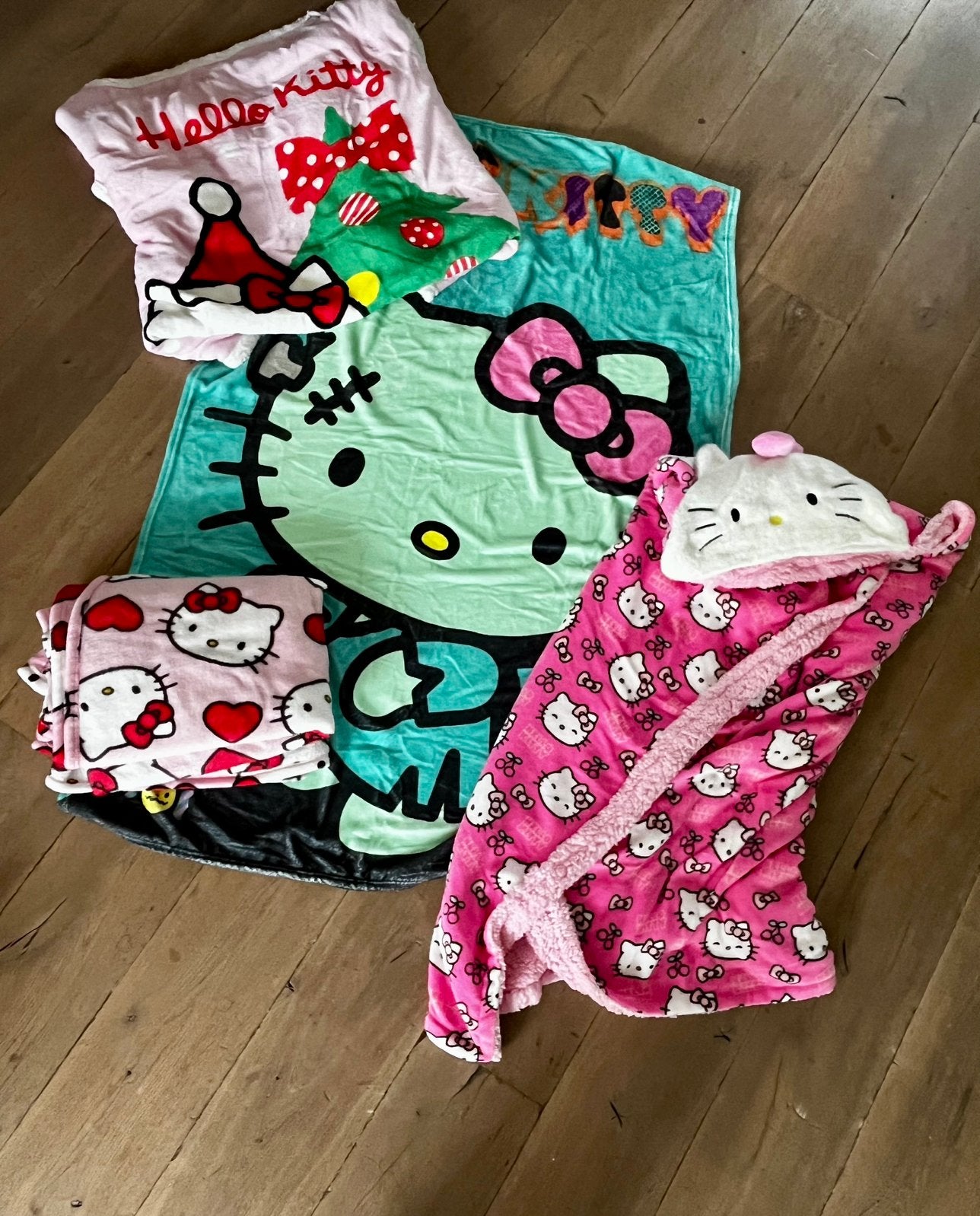 Dekens 4 x Hello Kitty, Anti-allergisch, Ophalen of Verzenden, Meerkleurig, Jongetje of Meisje