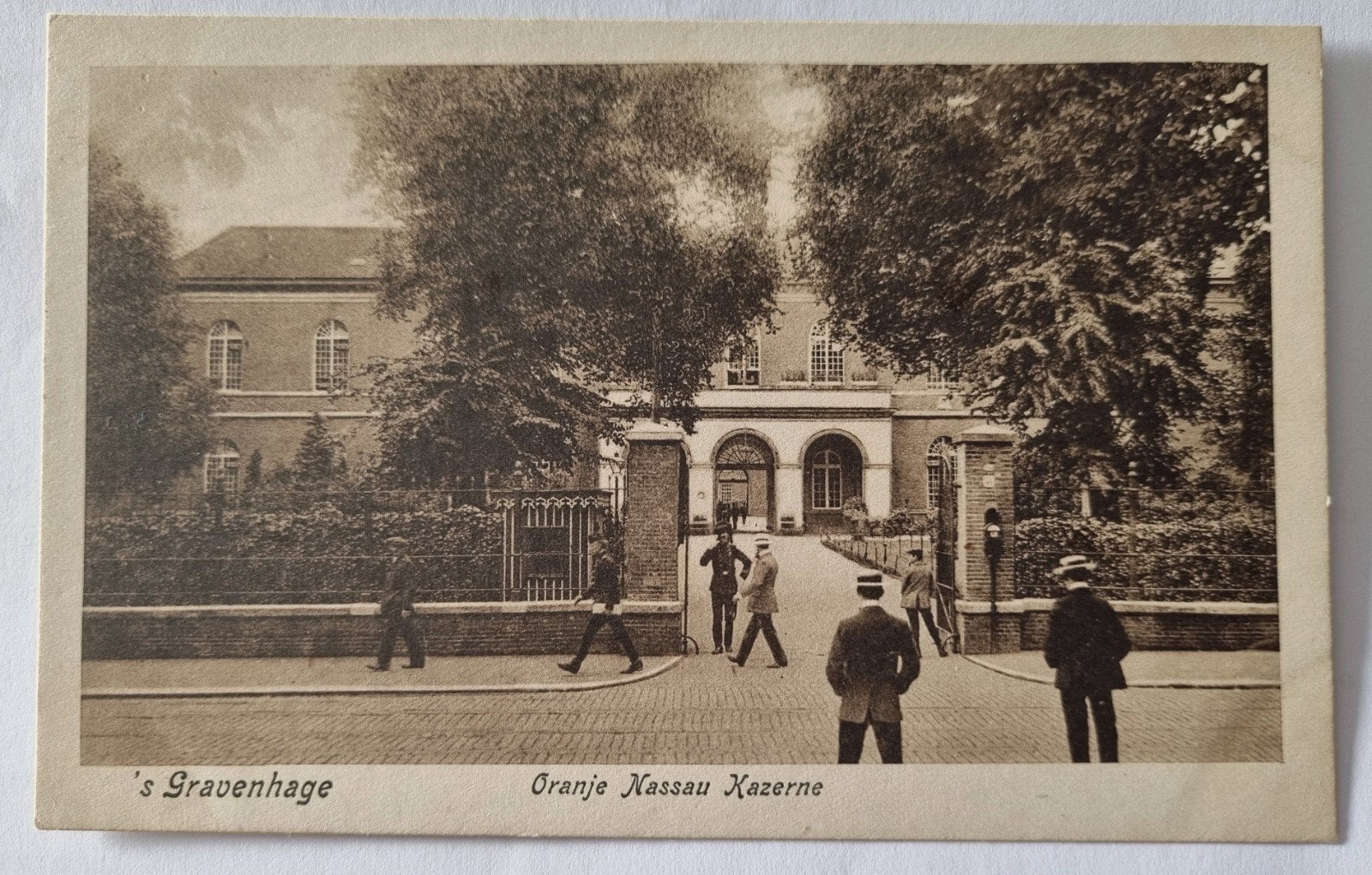 691)Den Haag - Oranje Nassau Kazerne - Met tekst, Verzamelen, Ophalen of Verzenden, 1920 tot 1940, Ongelopen, Zuid-Holland