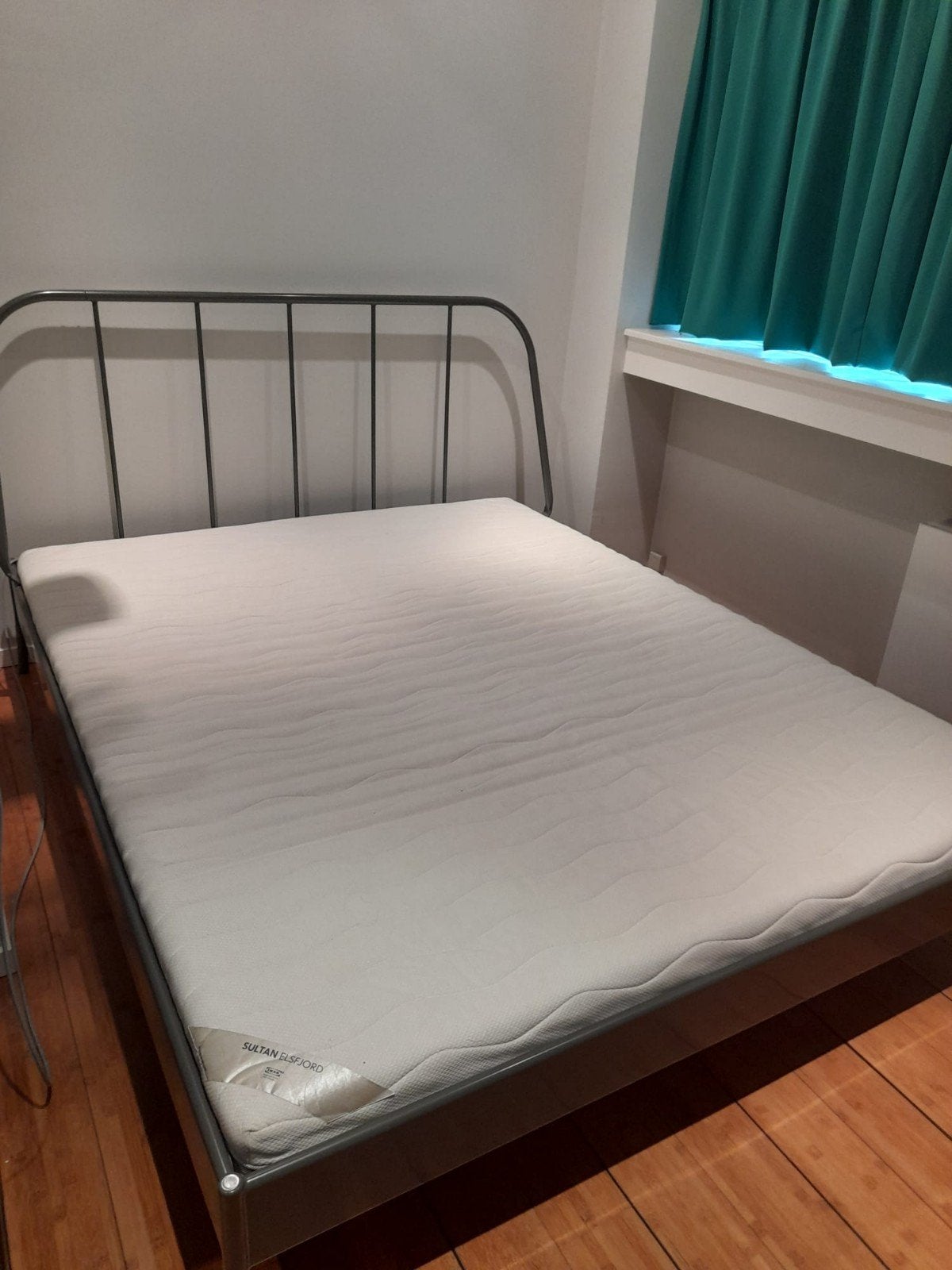 gratis bedframe incl. lattenbodem en matras, Ophalen, Gebruikt, Wit, Tweepersoons