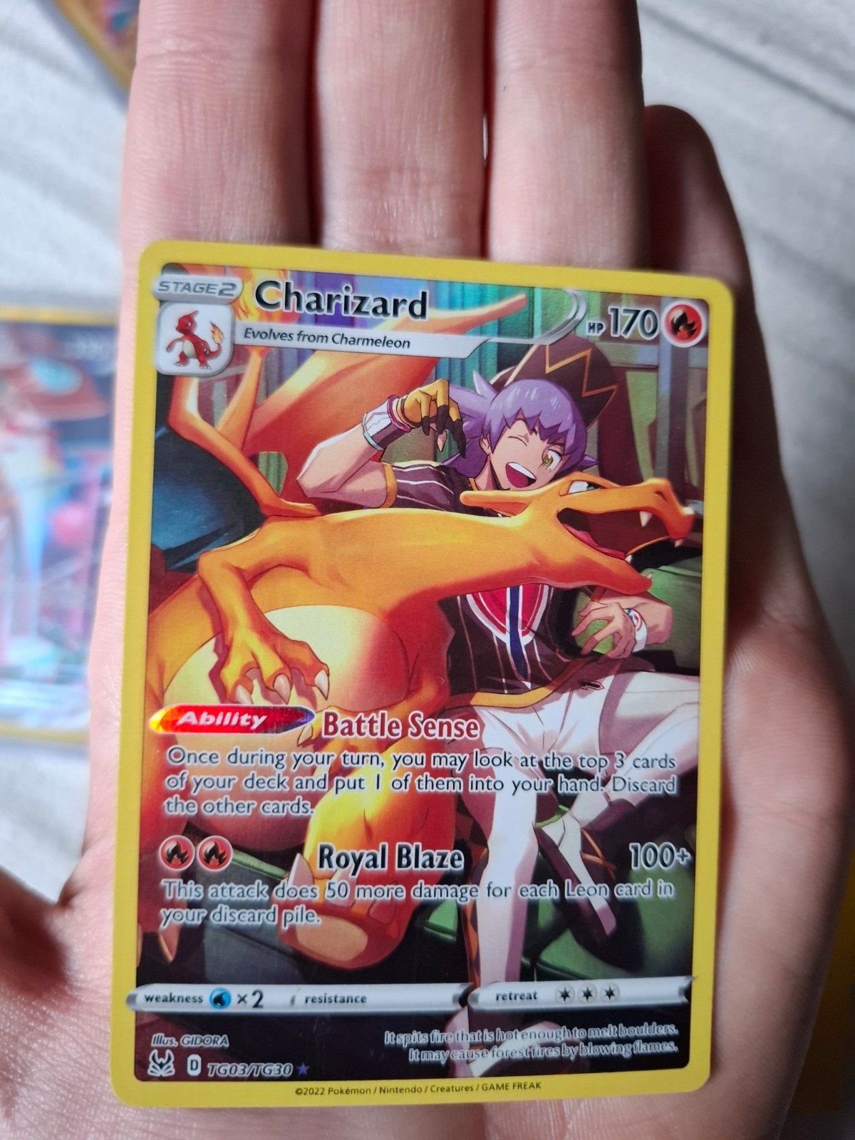 Charizard trainer gallery lost origin pokemon card, Ophalen of Verzenden, Zo goed als nieuw, Losse kaart, Foil