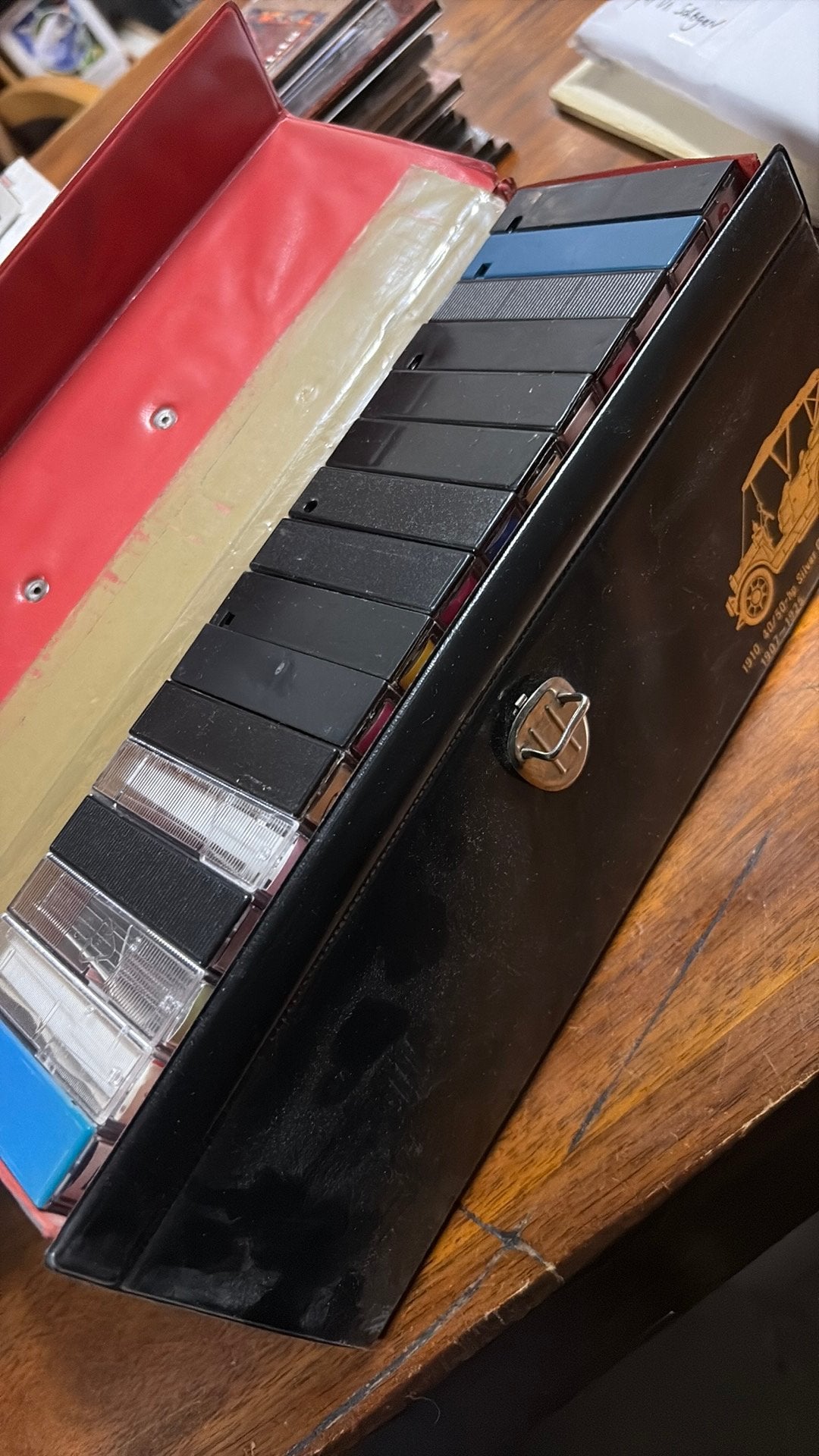 16 originele cassettebandjes inclusief bescherm box, Cd's en Dvd's, Gebruikt, 2 t/m 25 bandjes, Ducoso, Ophalen of Verzenden