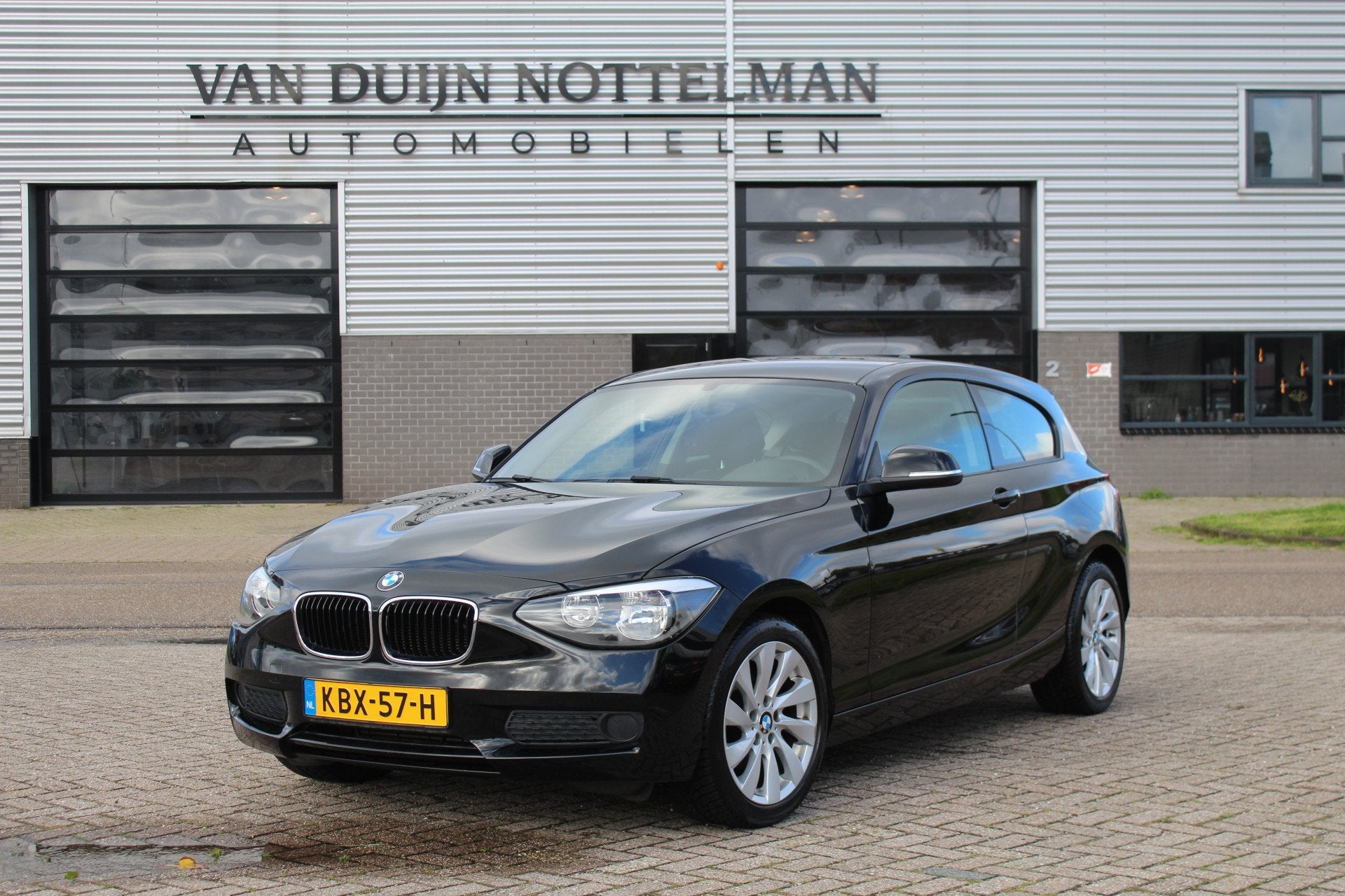 BMW 1-serie 114i EDE / PDC / Stoelverwarming / 17" LMV, Auto's, 1-Serie, Gebruikt, 4 cilinders, Met garantie (alle)
