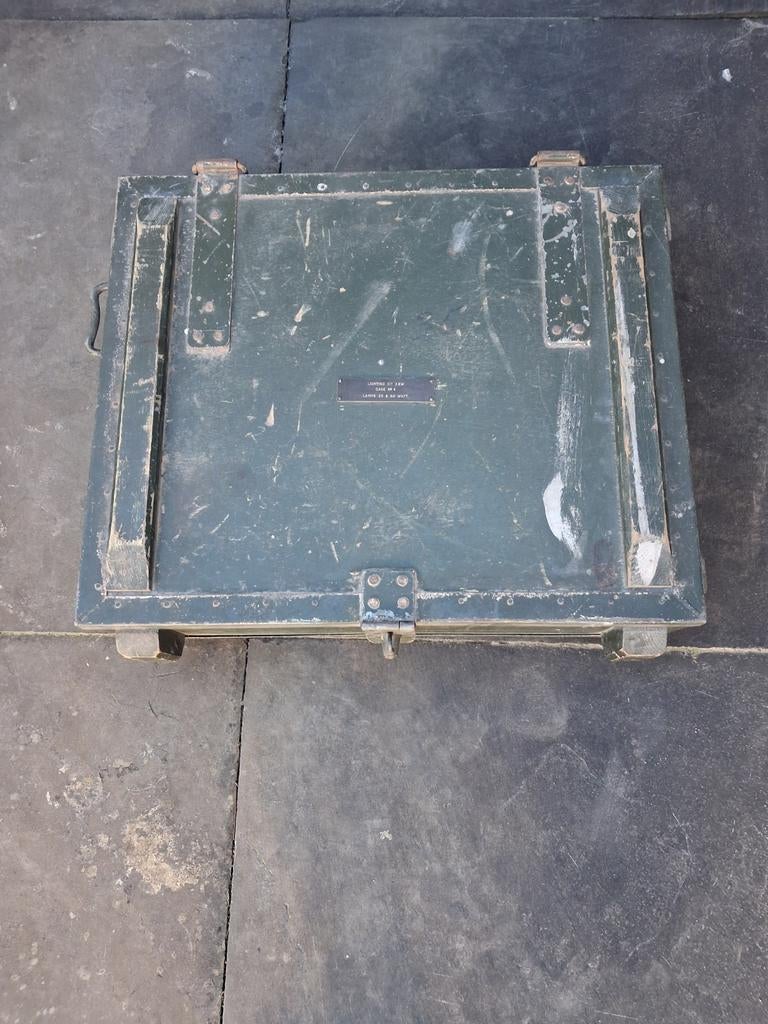 Grote zware Engelse legerkist - Militaria / Salontafel, Ophalen, Landmacht, Engeland, Kist of Geocache