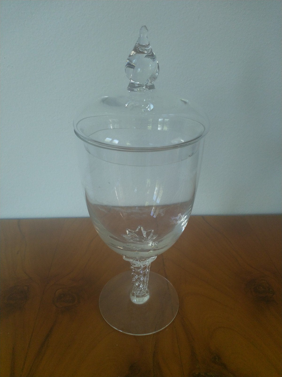 Bonboniere of voor koekjes
kristallen glas
hoogte 25 cm, Gebruikt, Ophalen of Verzenden, Overige stijlen, Glas