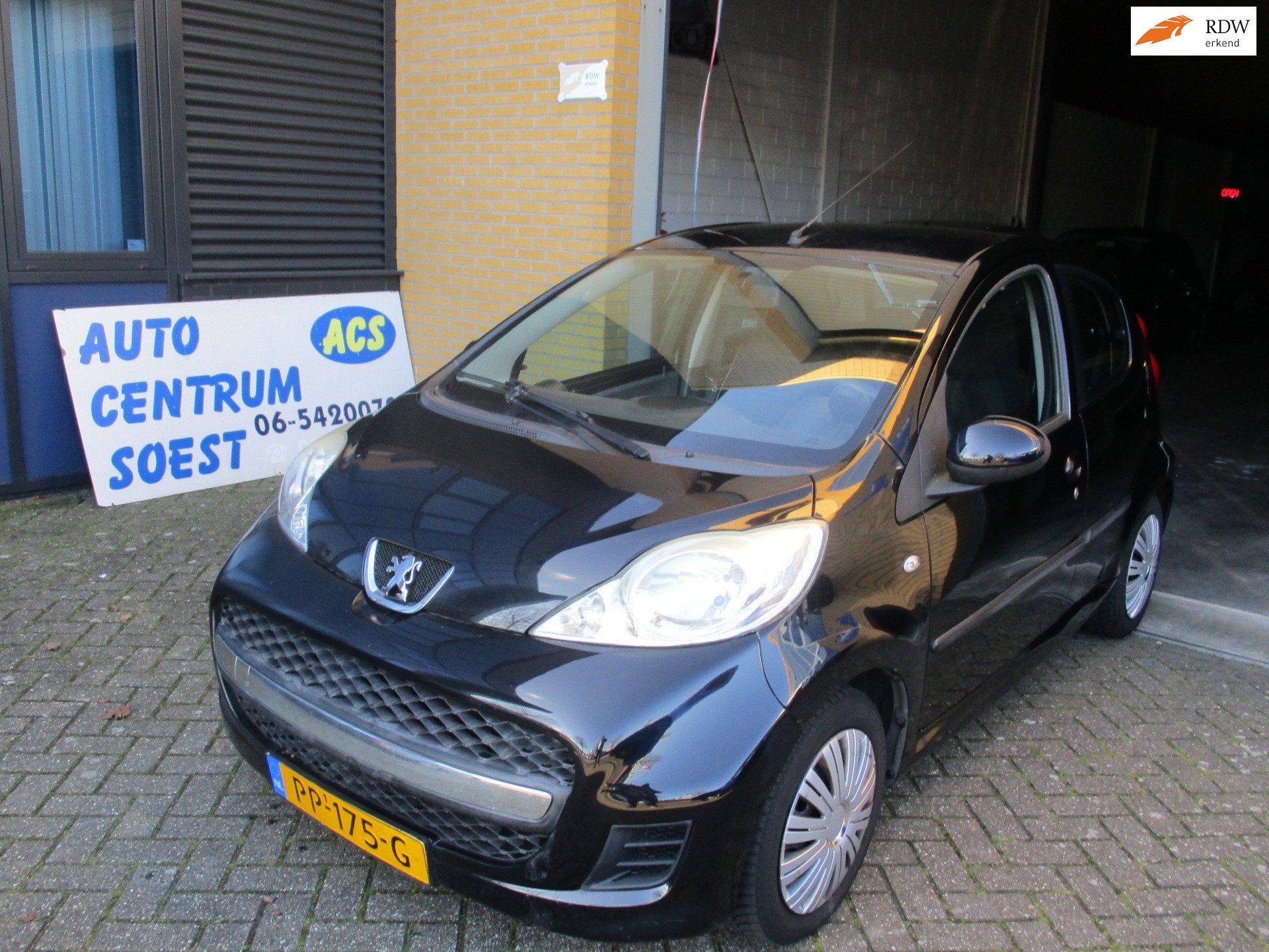 Peugeot 107 1.0-12V XR, Voorwielaandrijving, Stof, Gebruikt, Zwart