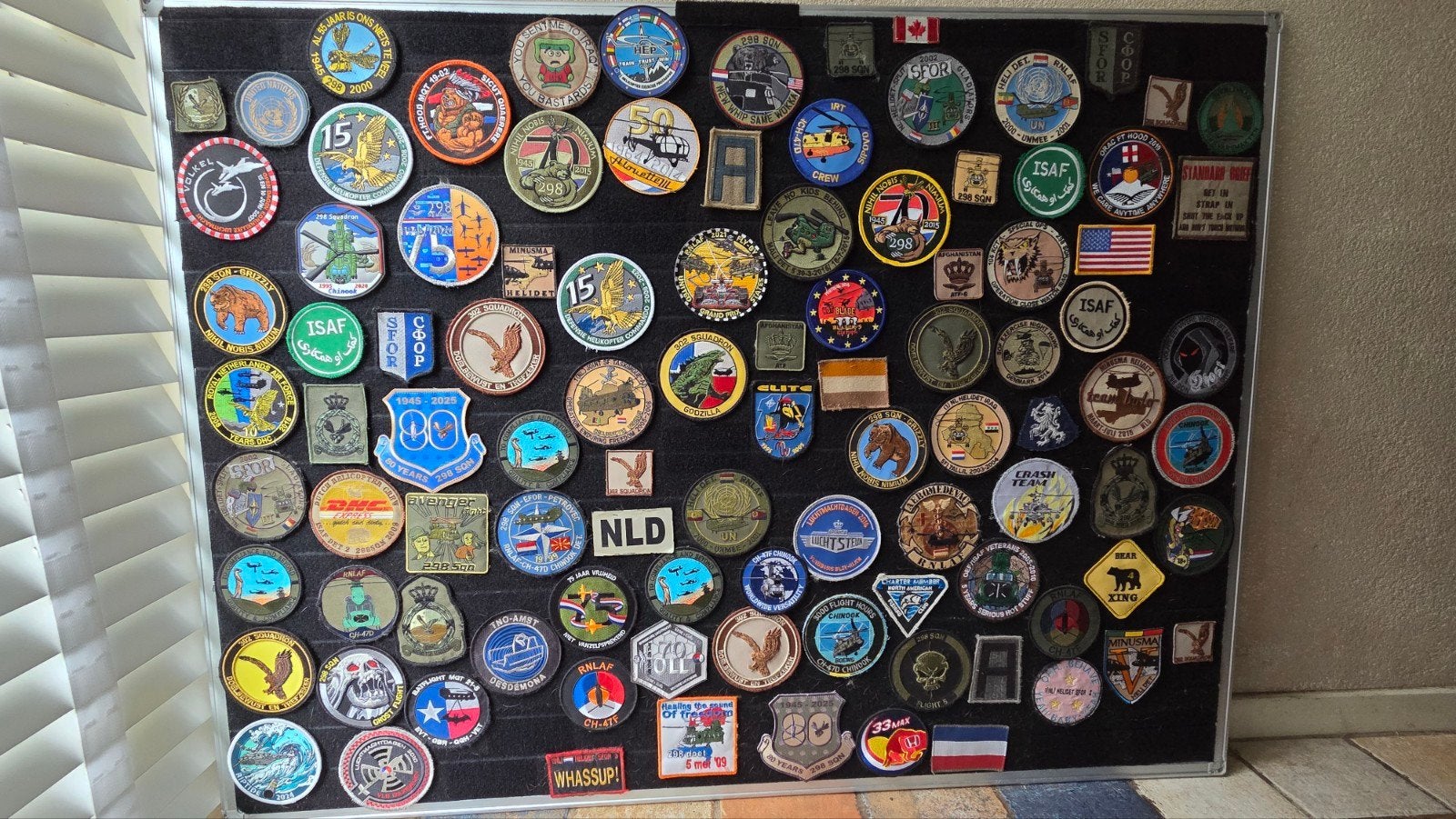 Te koop. unieke verzameling badges, Verzenden, Luchtmacht, Nederland, Embleem of Badge