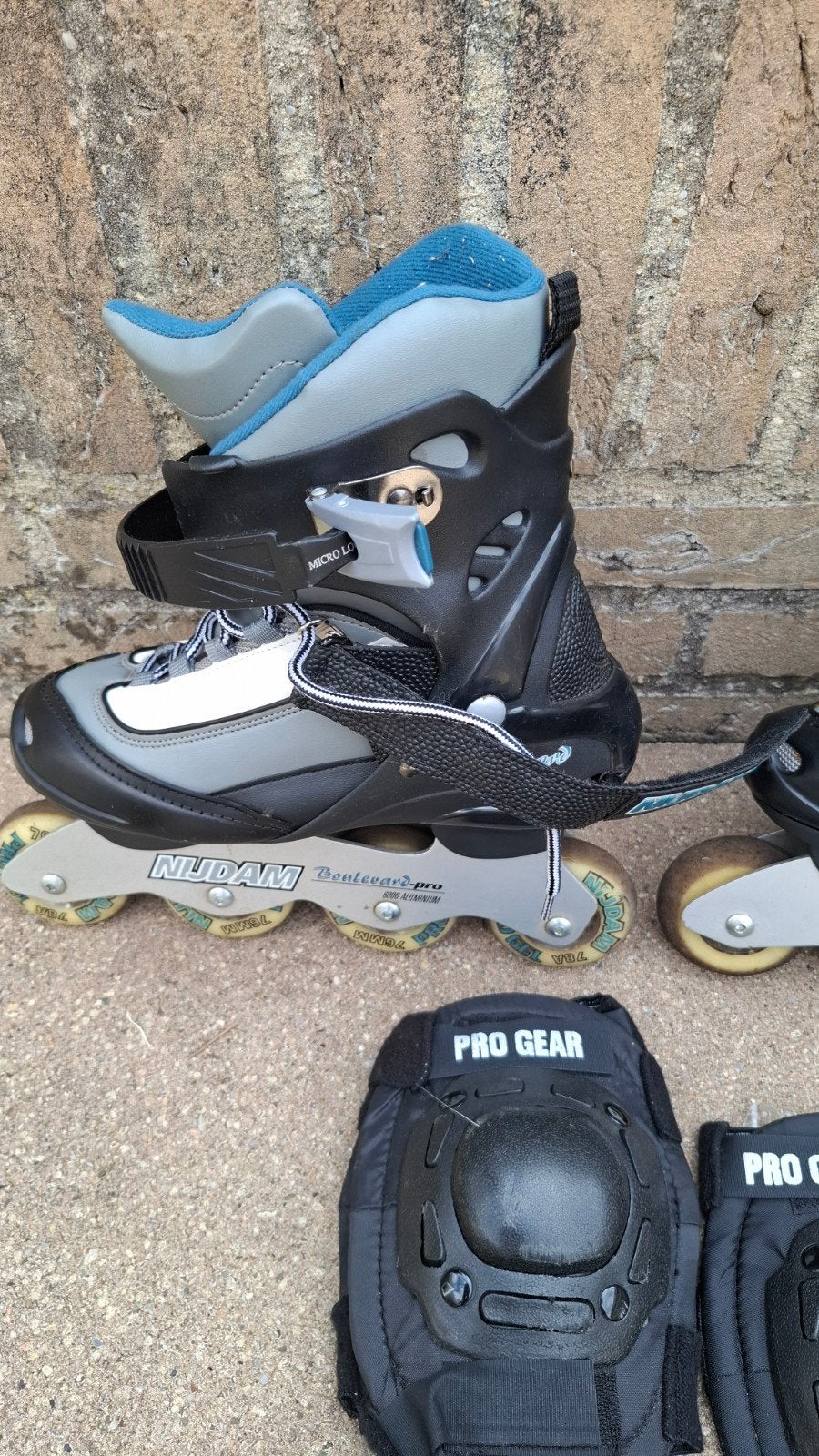 Complete set inline skates met bescherming, Kinderen, Ophalen of Verzenden, Verstelbaar, Gebruikt
