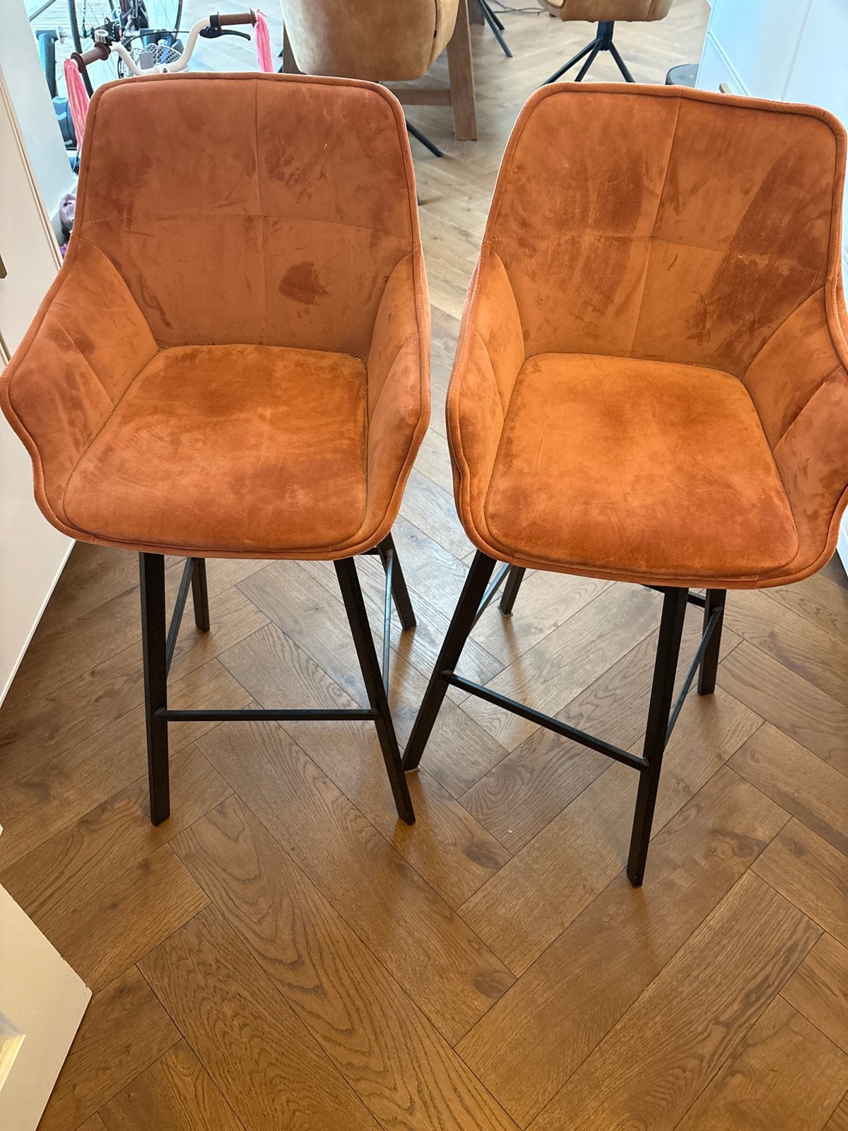 Set van 2 barkrukken - oud Roze fluweel, Huis en Inrichting, Ophalen, 60 tot 90 cm, Zo goed als nieuw, Metaal