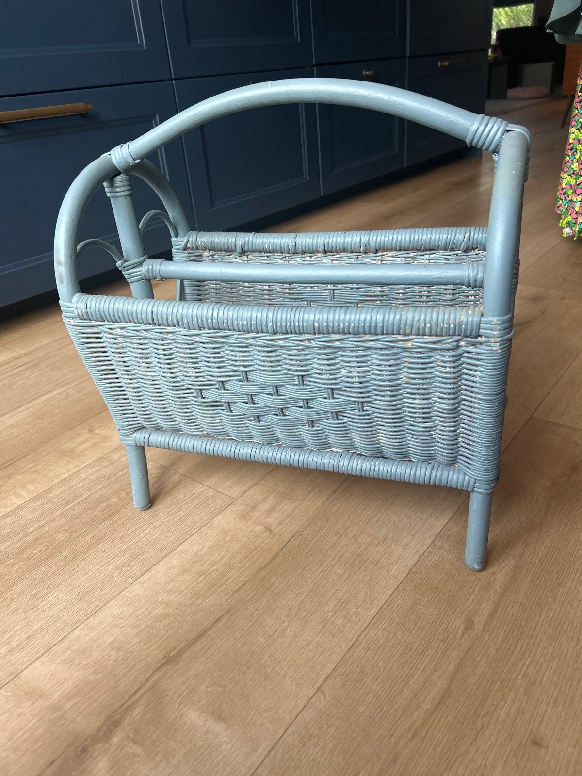 Vintage rotan lectuurbak - blauwgrijs, Ophalen, Meerdere vakken, Gebruikt, Natuurlijk materiaal