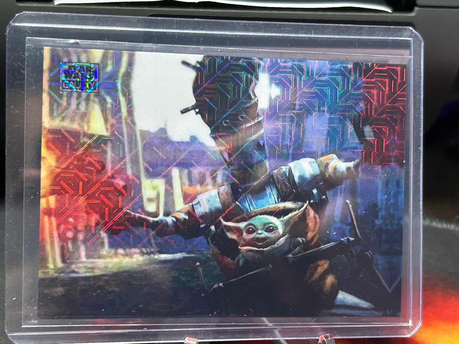 Star Wars Galaxy Topps Trading Card - The Mandalorian & Grog, Ophalen of Verzenden, Zo goed als nieuw, Boek of Poster