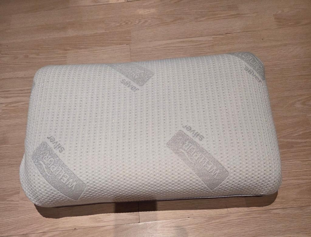 Wellpur Silver kussen 60x40x12, Eenpersoons, Ophalen of Verzenden, Zo goed als nieuw, Kussen
