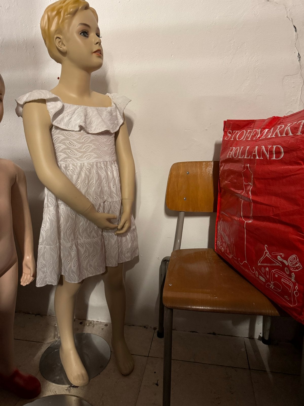 Paspoppen: 1 vrouw en 3 kinderen - Ideaal voor winkel, Kleding | Dames, Overige Dameskleding, Ophalen