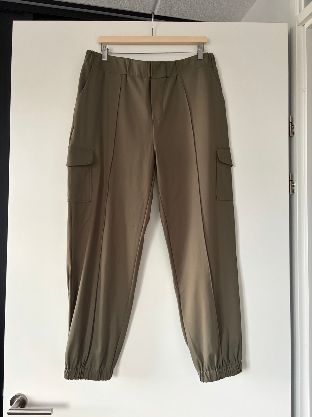 Broek Norah groen maat 44, Kleding | Dames, Verzenden, Maat 42/44 (L), Zo goed als nieuw, Lang