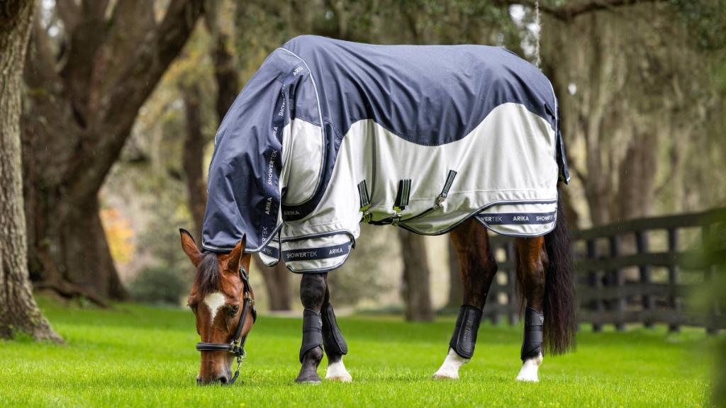 LeMieux Arika Shower-Tek Hybrid Regendeken Vliegendeken SALE, Dieren en Toebehoren, Paarden en Pony's | Dekens en Dekjes, Afneembare hals