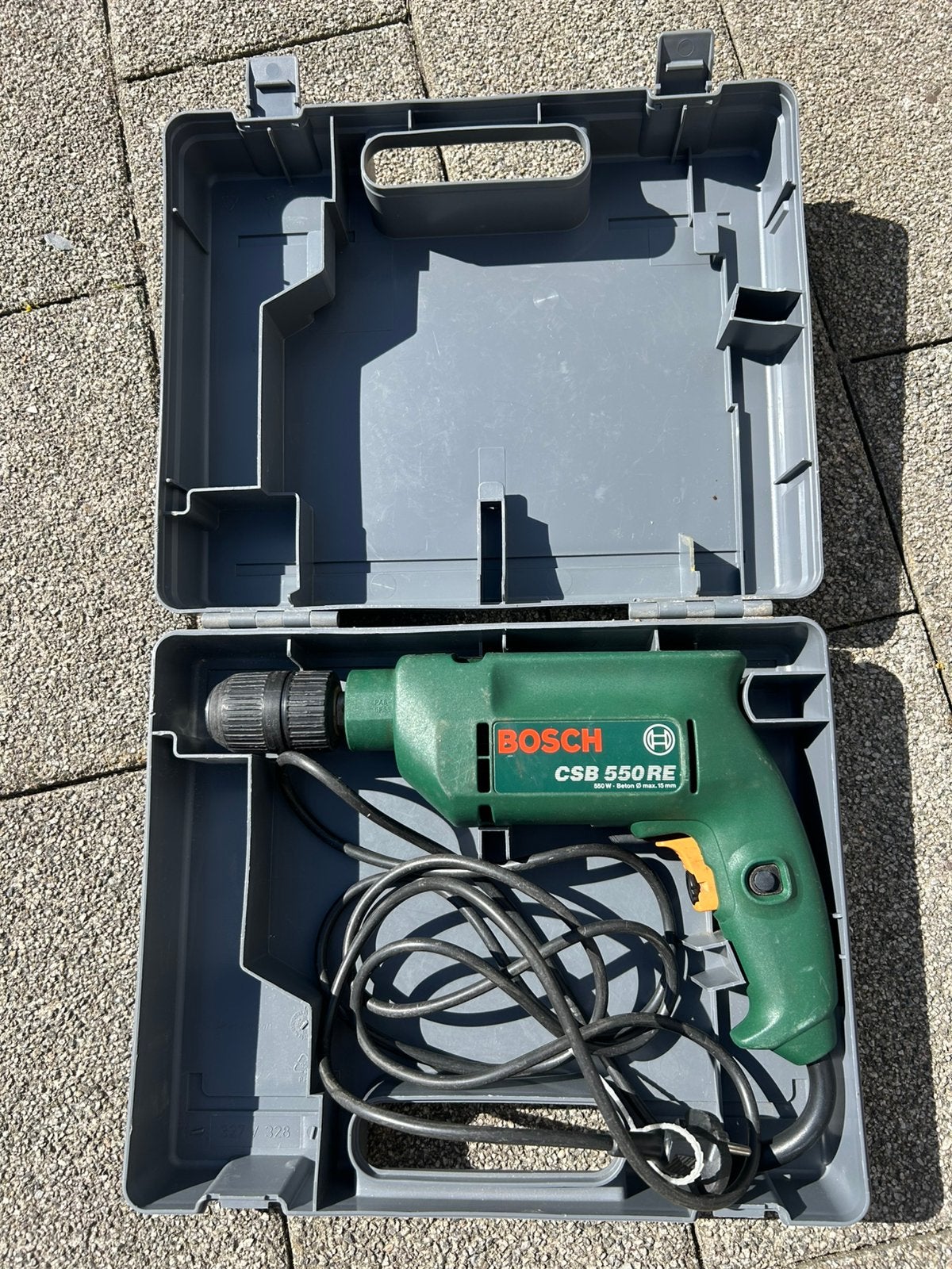Bosch CSB 550 RE boormachine in grijs koffer., Doe-het-zelf en Verbouw, Gereedschap | Boormachines, Ophalen of Verzenden, Gebruikt