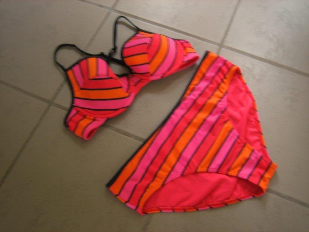 Zeer mooie felgekleurde strepen bikini LIVERA 42-44 snazzeys, Kleding | Dames, Meerkleurig, Nieuw, Ophalen of Verzenden, Bikini