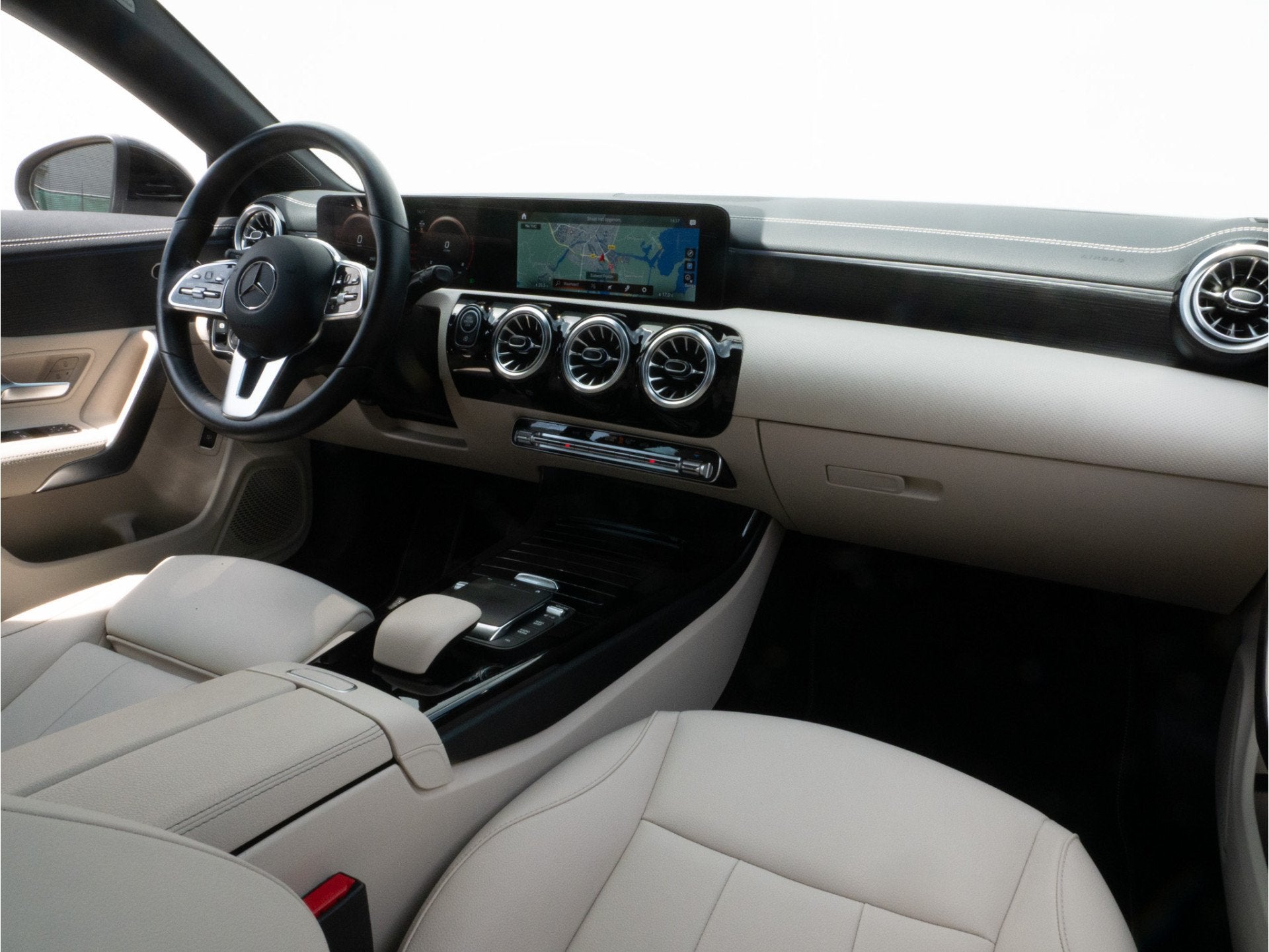 Mercedes-Benz CLA-Klasse Shooting Brake 200 164pk Aut. Luxur, CLA, 1380 kg, Gebruikt, 4 cilinders