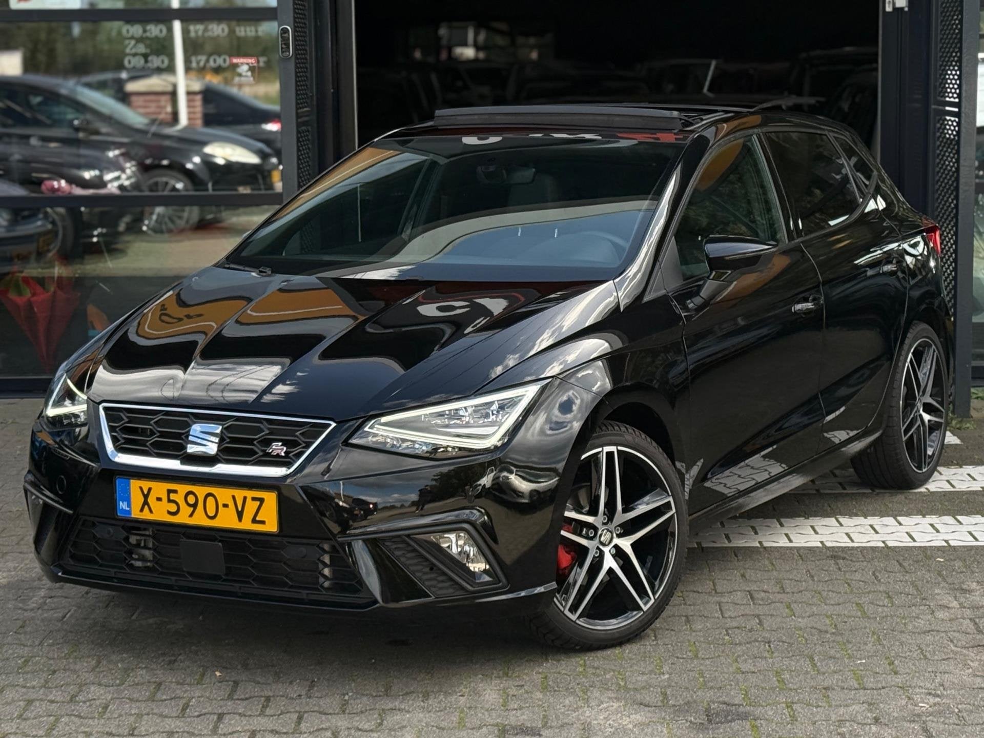 Seat Ibiza 1.0 TSI FR Business Intense Plus PANO/LED/ACC/LMV, Auto's, Voorwielaandrijving, Automatische klimaatregeling, Leder en Stof