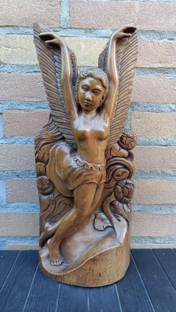 Prachtig houtsnijwerk van een engel - Bali, Houtsnijwerk, Ophalen of Verzenden, Handgemaakt, 20 - 50 cm