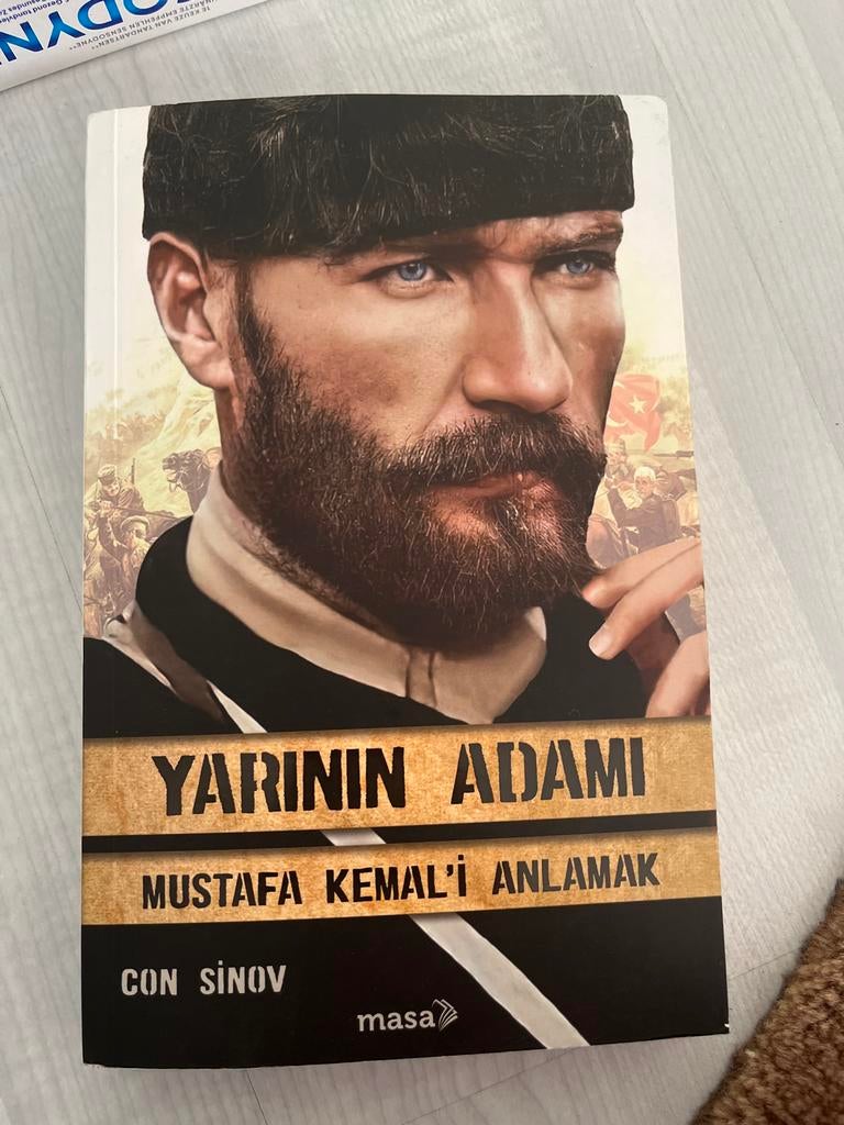Yarinin Adami: Mustafa Kemal'i Anlamak - Con Sinov, Ophalen of Verzenden, Zo goed als nieuw, Wereld overig
