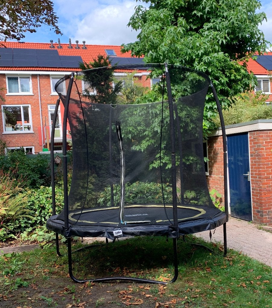 Trampoline (Salta), Ophalen, Gebruikt