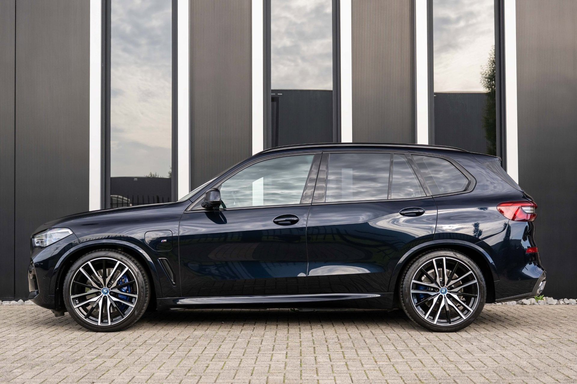 BMW X5 XDrive 45e High Executive M-Sport Pano|Laser|Trekhaak, Auto's, Dealer onderhouden, Gebruikt, 394 pk, Zwart