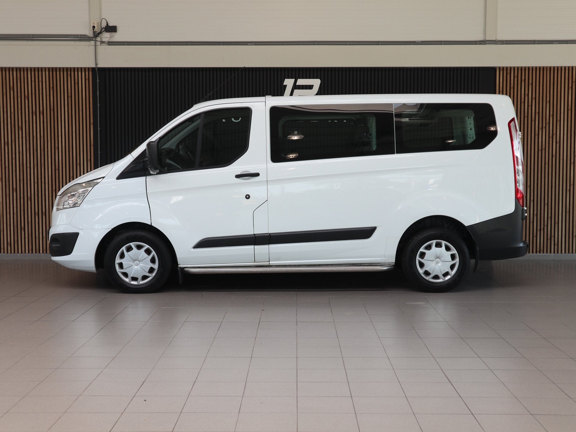 Ford Transit Custom 310 2.0 TDCI L1H1 Trend 9-Persoons|Trekh, Voorwielaandrijving, Stof, Met garantie (alle), 255 €/maand