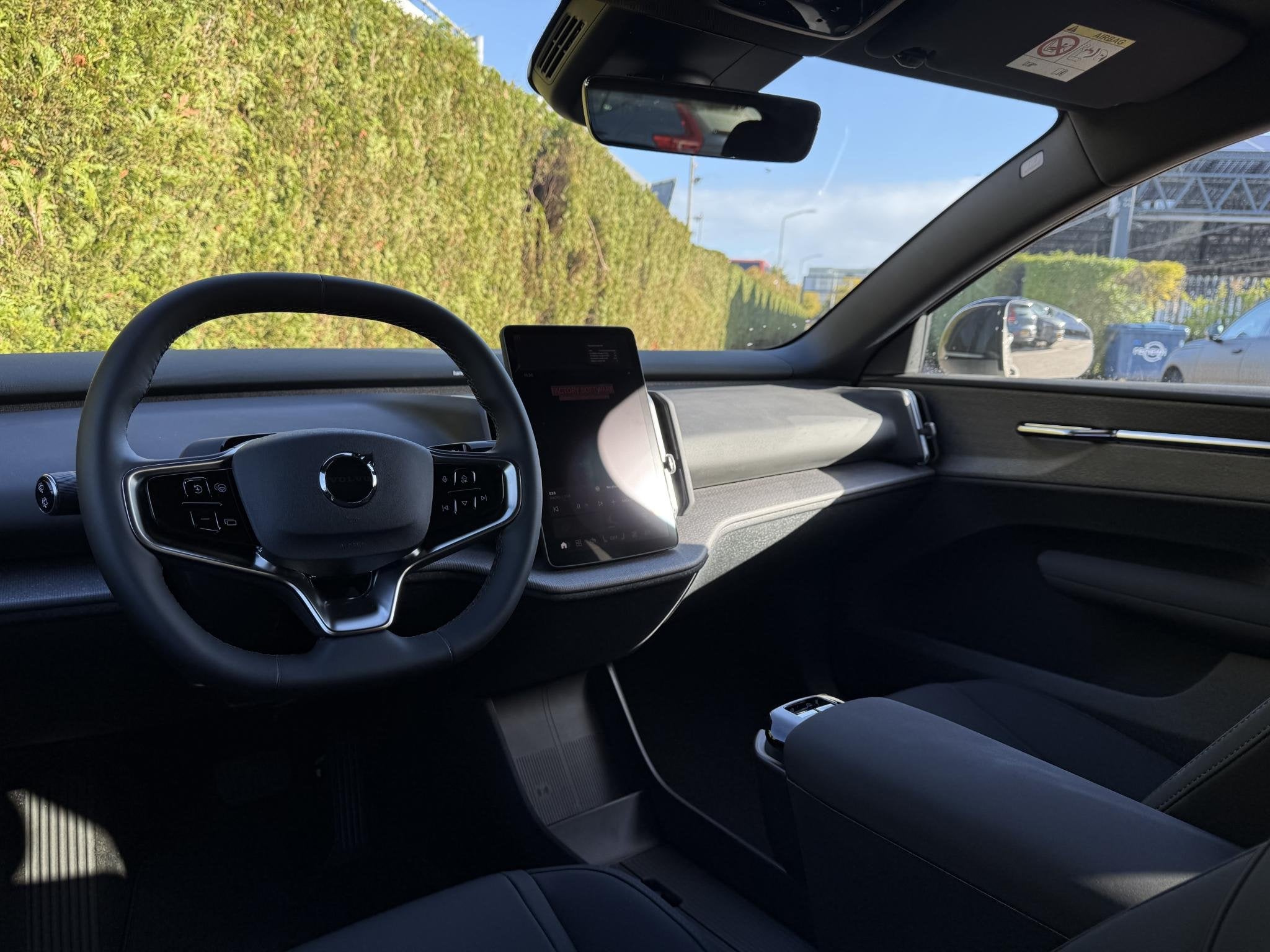 Volvo EX30 Cross Country P5 Long Range Plus Europa 69 kWh, Auto's, Automaat, Achterwielaandrijving, Huisgarantie, Leder en Stof