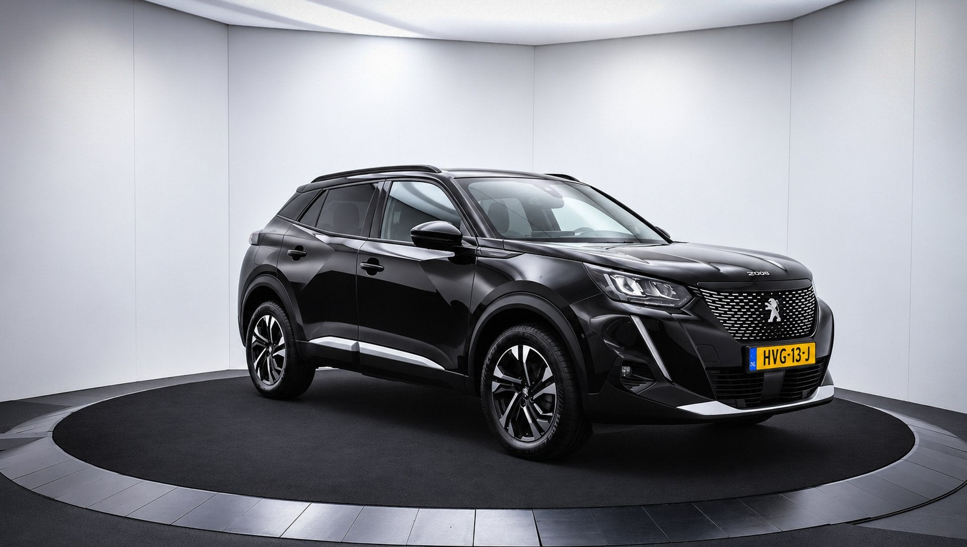 Peugeot 2008 1.2T 130Pk ALLURE NWE D-RIEM! LED | CAMERA | NA, Auto's, Gebruikt, 1199 cc, Leder en Stof, Zwart