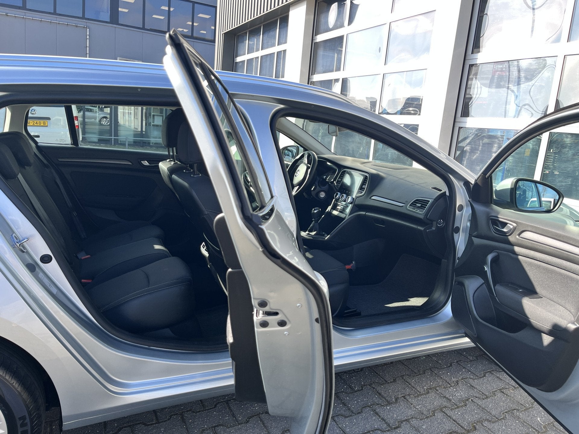 Foto 8 van Renault Mégane Estate 1.3 TCe Airco Cruise control Parkeers