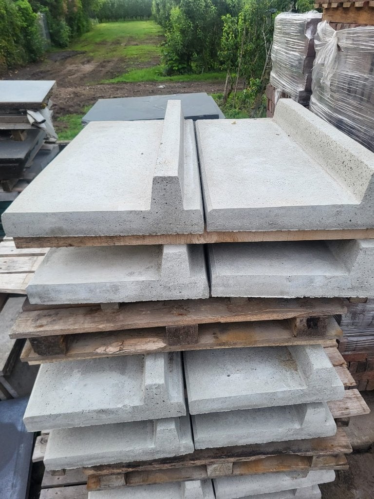 6 st Nieuwe l traptrede beton grijs o.h. structuur, Ophalen, Biels, Nieuw, Beton