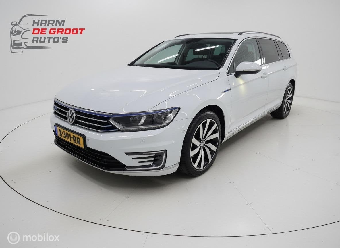 Volkswagen Passat Variant 1.4 TSI GTE Highline DSG/Pano/ACC, Auto's, Gebruikt, Euro 6, 4 cilinders, Wit
