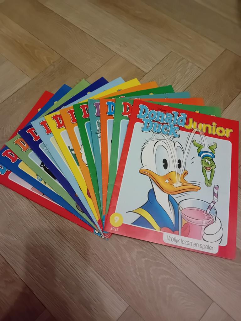 12x Donald Duck Junior GEEN puzzels en spellen gemaakt!, Europa, Ophalen of Verzenden, Zo goed als nieuw, Meerdere comics