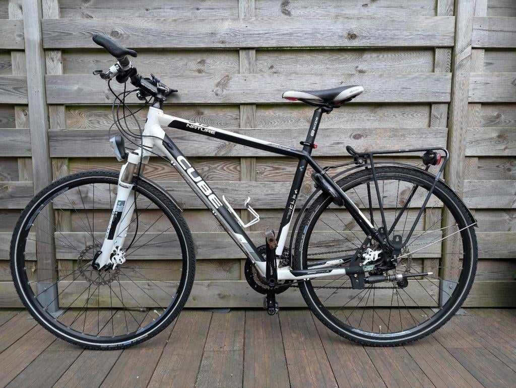 Mooie Cube Nature CLS Hybride Fiets, 28 inch, Gebruikt, Vering, Meer dan 20 versnellingen