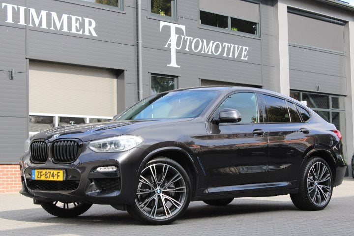 BMW X4 xDrive20i M Sport + High Executive + Dealer onderhoud, Automaat, Gebruikt, Euro 6, 4 cilinders