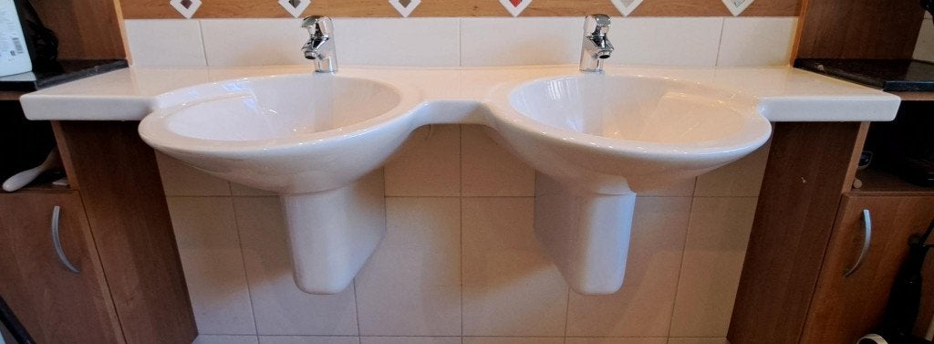 Dubbele wastafel Villeroy & Boch te koop., Ophalen, 150 tot 200 cm, Zo goed als nieuw, Minder dan 100 cm