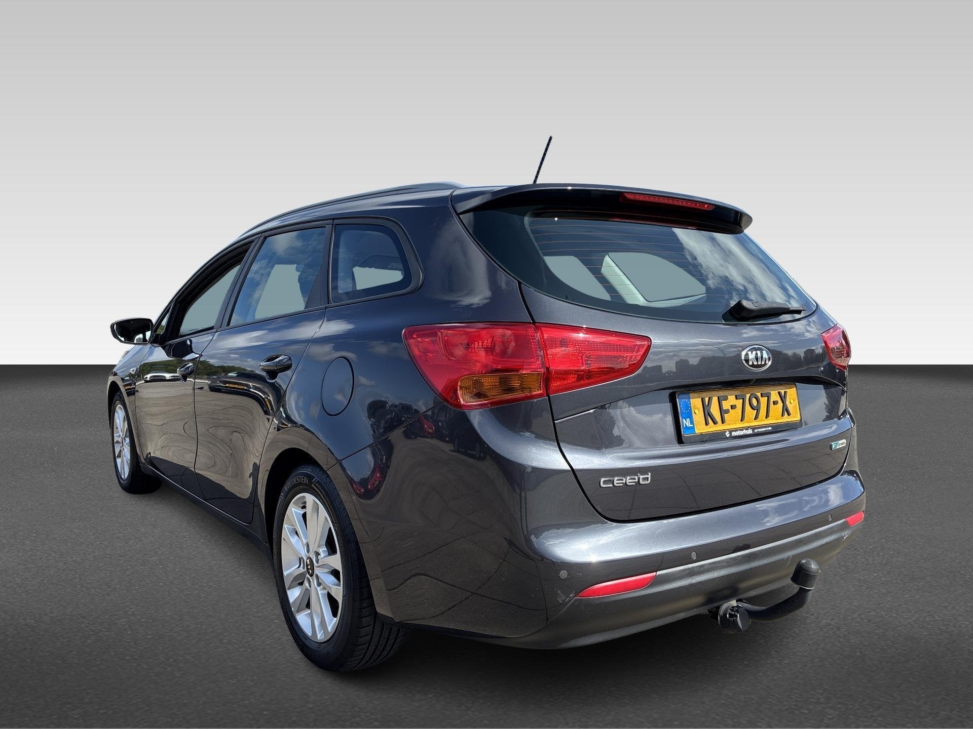 Kia Ceed Sportswagon 1.6 GDI First Edition, Auto's, Gebruikt, 4 cilinders, Parkeersensor, Origineel Nederlands