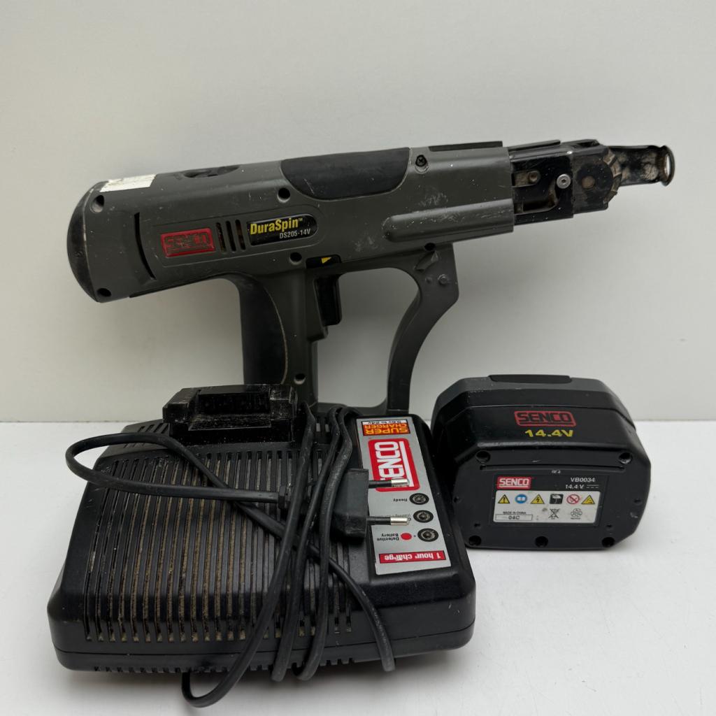 Senco Duraspin DS205-14v 1x accu 1x lader |Met Garantie, Senco, Zo goed als nieuw, Support@senco.com, 4270 Ivy Pointe Blvd, Cincinnati, 
OH 45245, 
USA