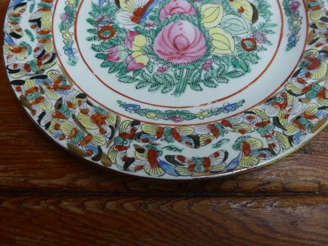 Mooi porseleinen Chinees bord, famille rose, Antiek en Kunst, Ophalen of Verzenden