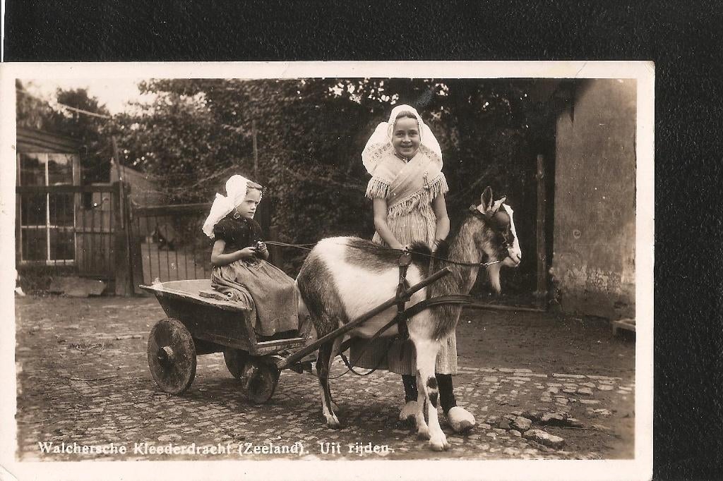 Walcheren, Uitrijden, Klederdracht, Ophalen of Verzenden, 1960 tot 1980, Ongelopen, Zeeland