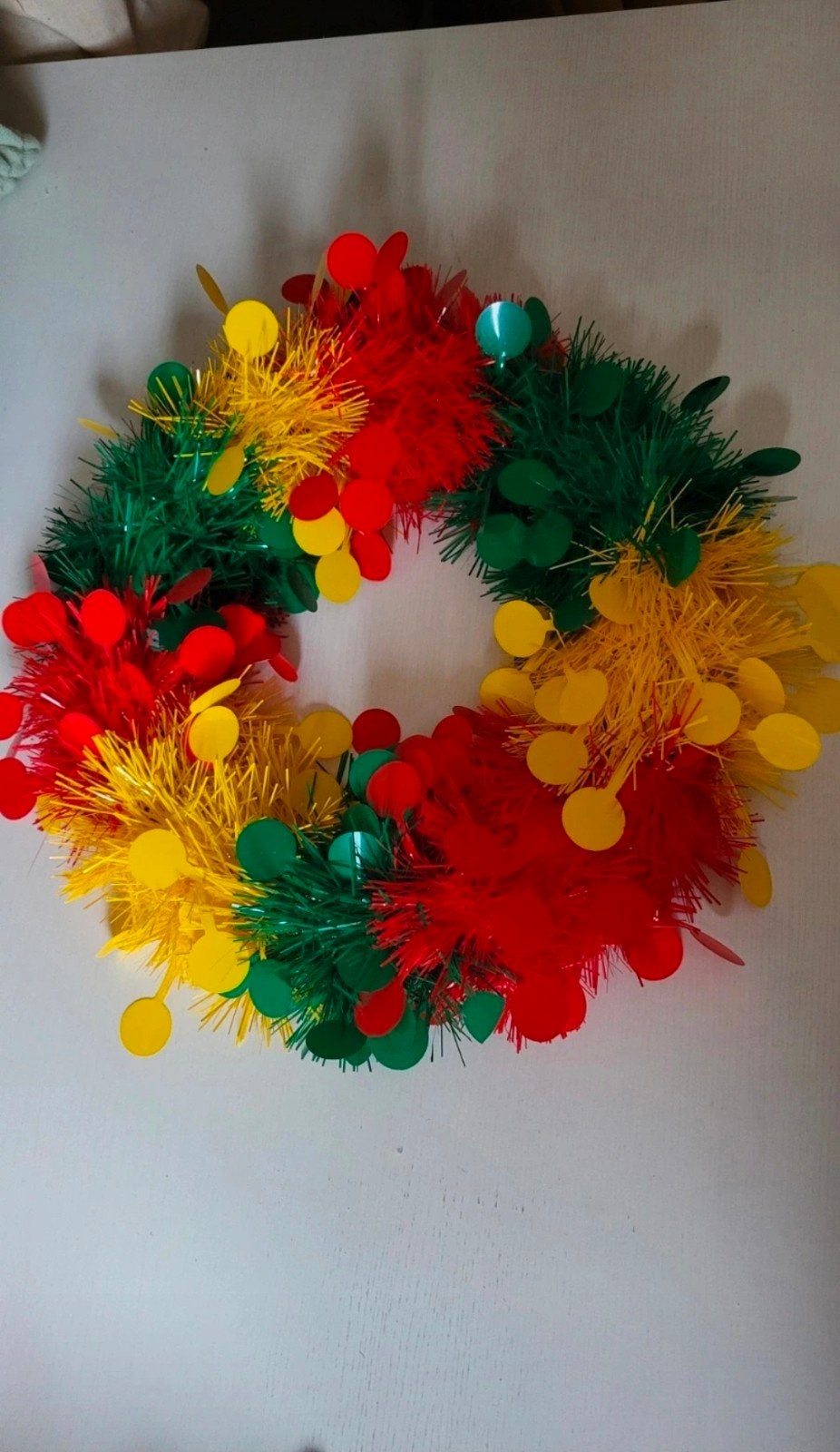 krans rood geel groen carnaval vasteloavend, Kleding | Dames, Carnavalskleding en Feestkleding, Ophalen of Verzenden, Nieuw, Carnaval