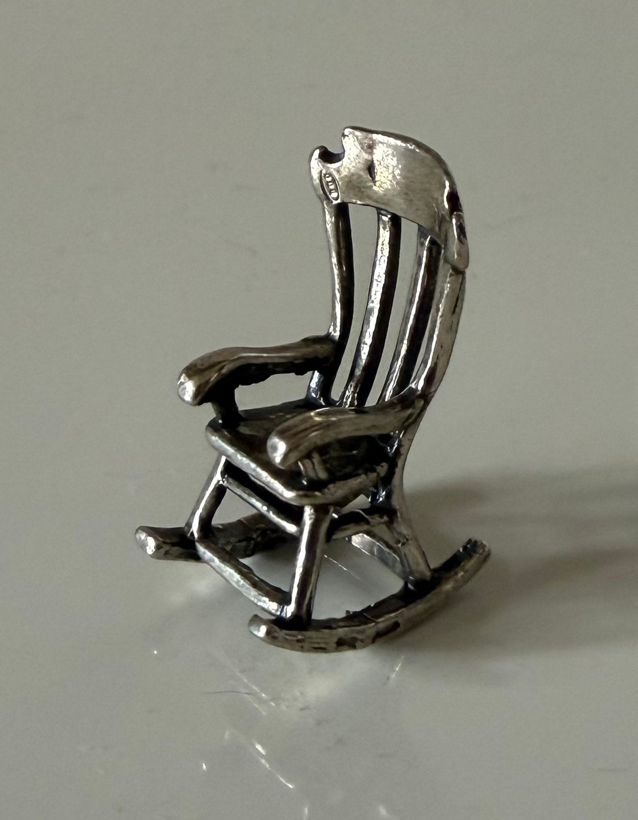 Schommelstoeltje, zilveren miniatuur, Antiek en Kunst, Ophalen of Verzenden, Zilver
