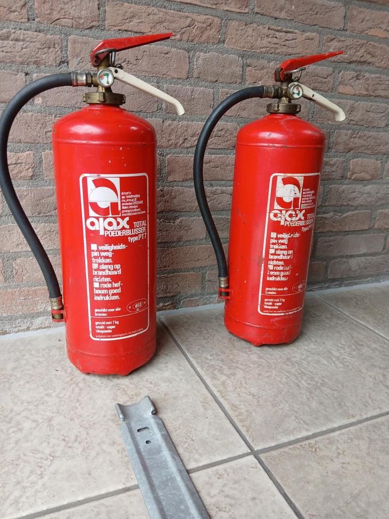 2 poeder brandblussers, Huis en Inrichting, Brandblussers en Brandkasten, Ophalen