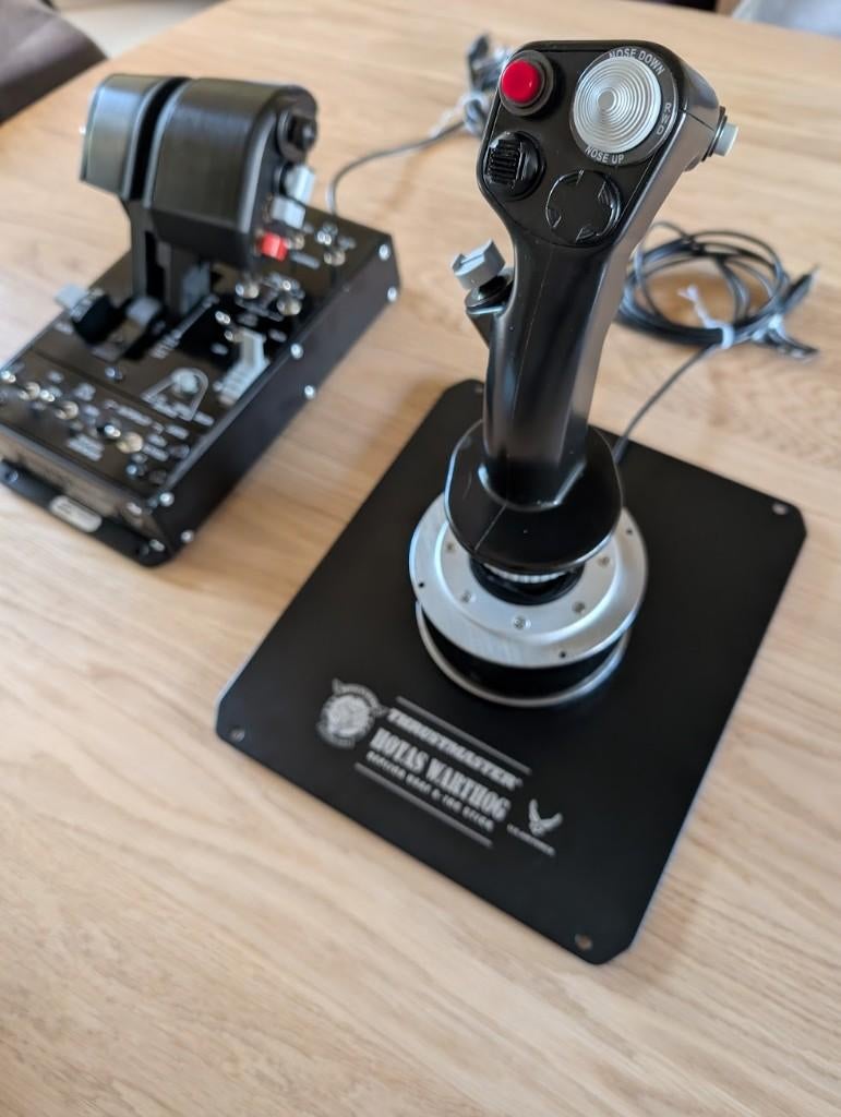 Thrustmaster Hotas Warthog Dual Throttle & Joystick, Computers en Software, Joysticks, Ophalen, Zo goed als nieuw, Trustmaster