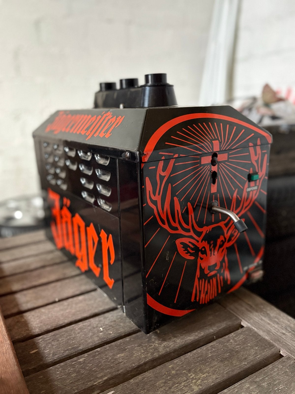 Jägermeister tapmachine voor 3 flessen, Ophalen, Gebruikt