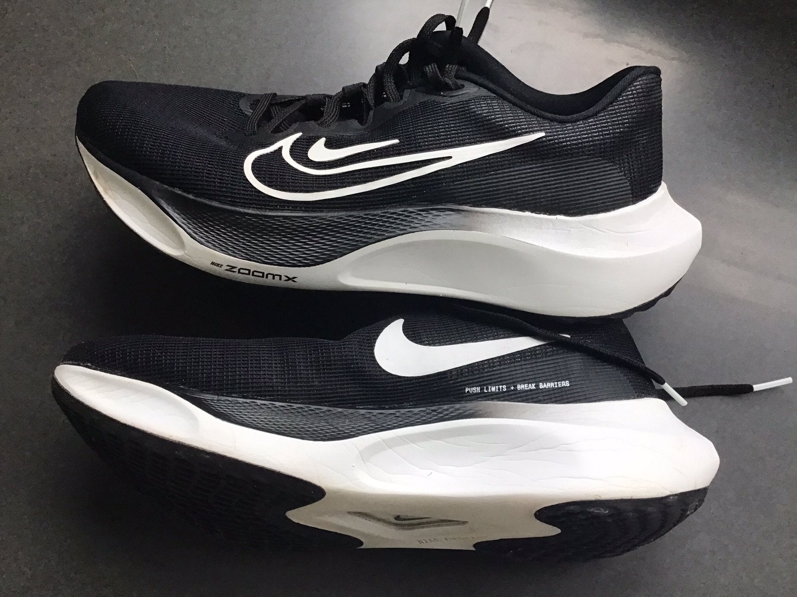 ZGAN: Nike ZoomX Zoom Fly 5, 42.5/10.5, valt als 41, Ophalen of Verzenden, Zo goed als nieuw, Hardlopen, Hardloopschoenen