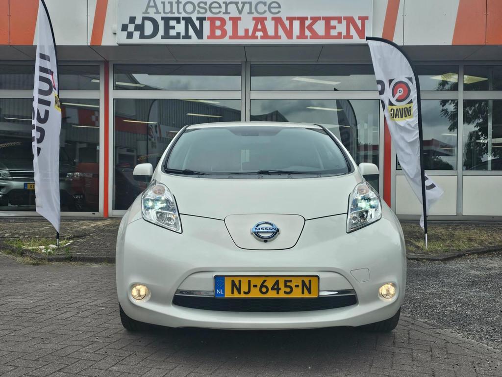 Nissan LEAF Tekna 30 kWh Bose BJ.2017 / Navi / 360 Camera /, Auto's, Gebruikt, Zwart, 1445 kg, Wit